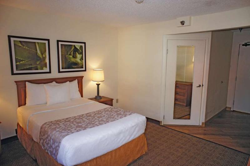 Hotel La Quinta By Wyndham Tampa Brandon West Heartland Exterior foto